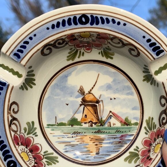 FIRM PRICE Vintage Delft Polychrome Handpainted Ashtray - Picture 3 of 10